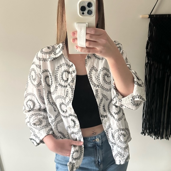 Vintage white and black button up blouse - Picture 5 of 5